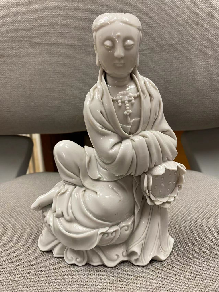 民國德化觀音坐像                                                                                                         Republic period Dehua guanyin figure 