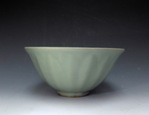 南宋龍泉粉青蓮瓣盌
Southern Song Longquan celadon lotus bowl