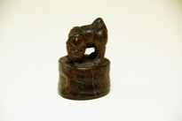 清竹雕王鐸制瑞獅鈕印章
Qing dynasty carved bamboo mythical beast seal by Wang Duo
