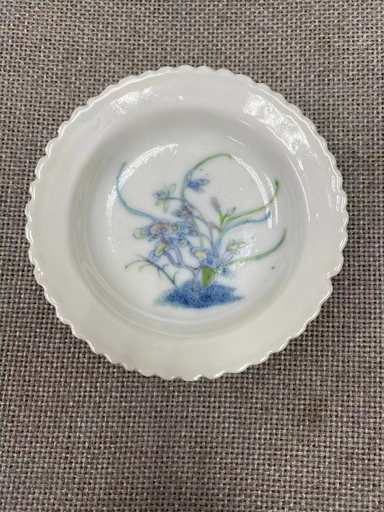 清代道光款鬥彩芝蘭祝壽小碟                                                                         Qing dynasty Daoguang marked doucai longevity small dish 